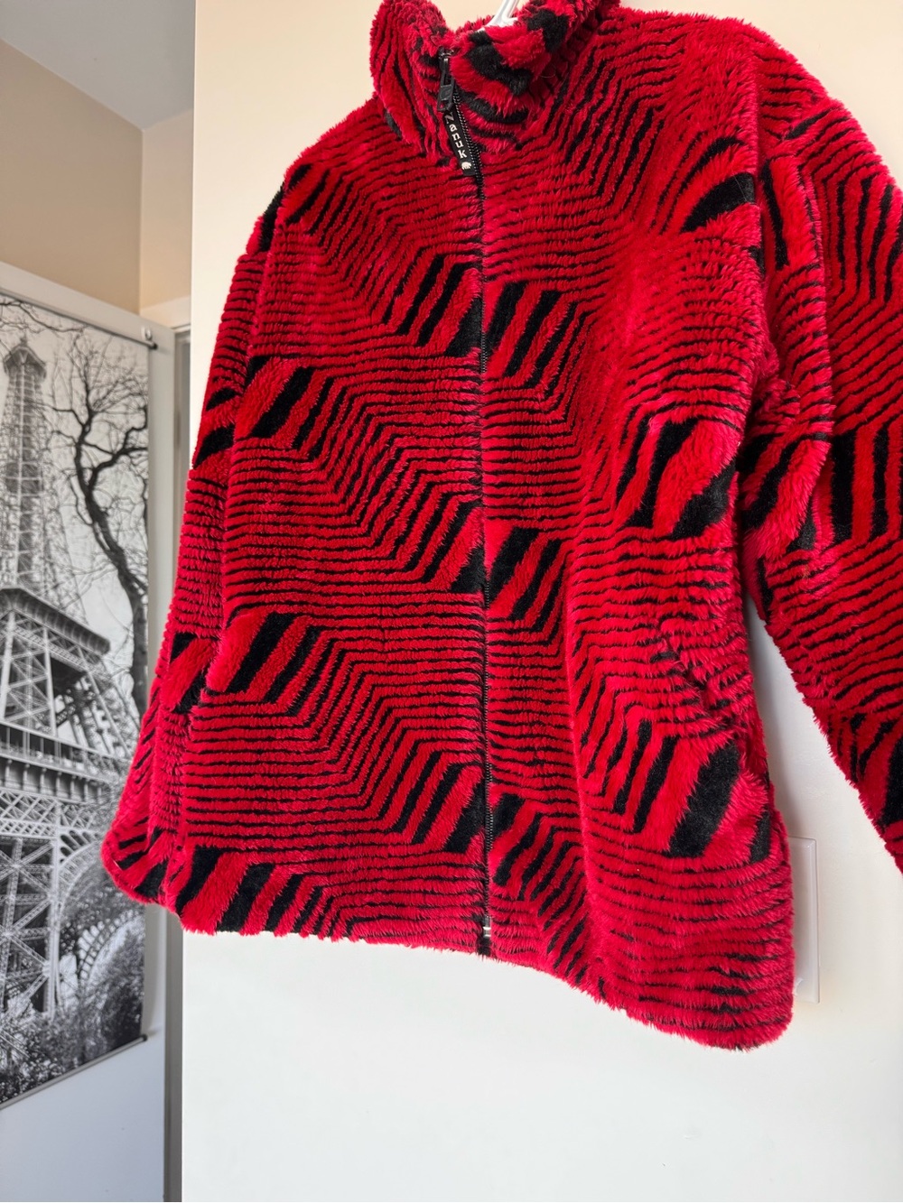 Nanuk Red Black Zigzag Fleece Jacket Mittens Set Womens Large